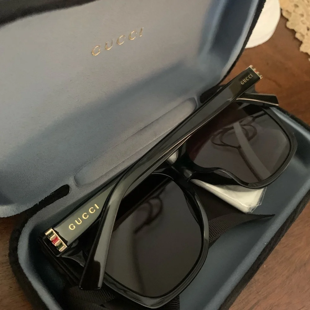 New Gucci black over size sunglasses 🖤